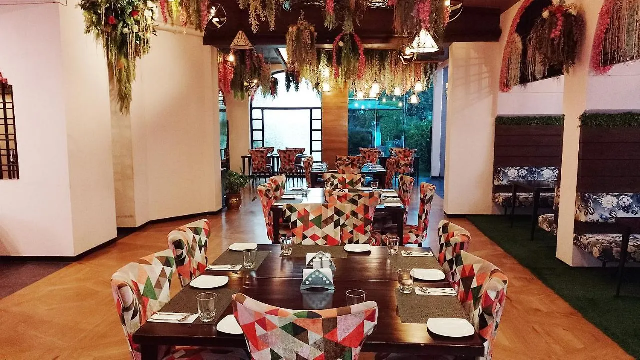 Hotel Goa Country Club Gurgaon