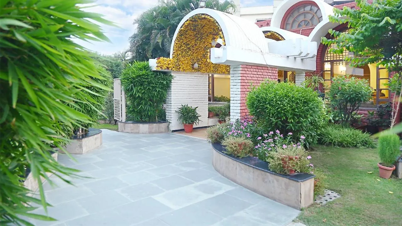 Hotel Goa Country Club Gurgaon