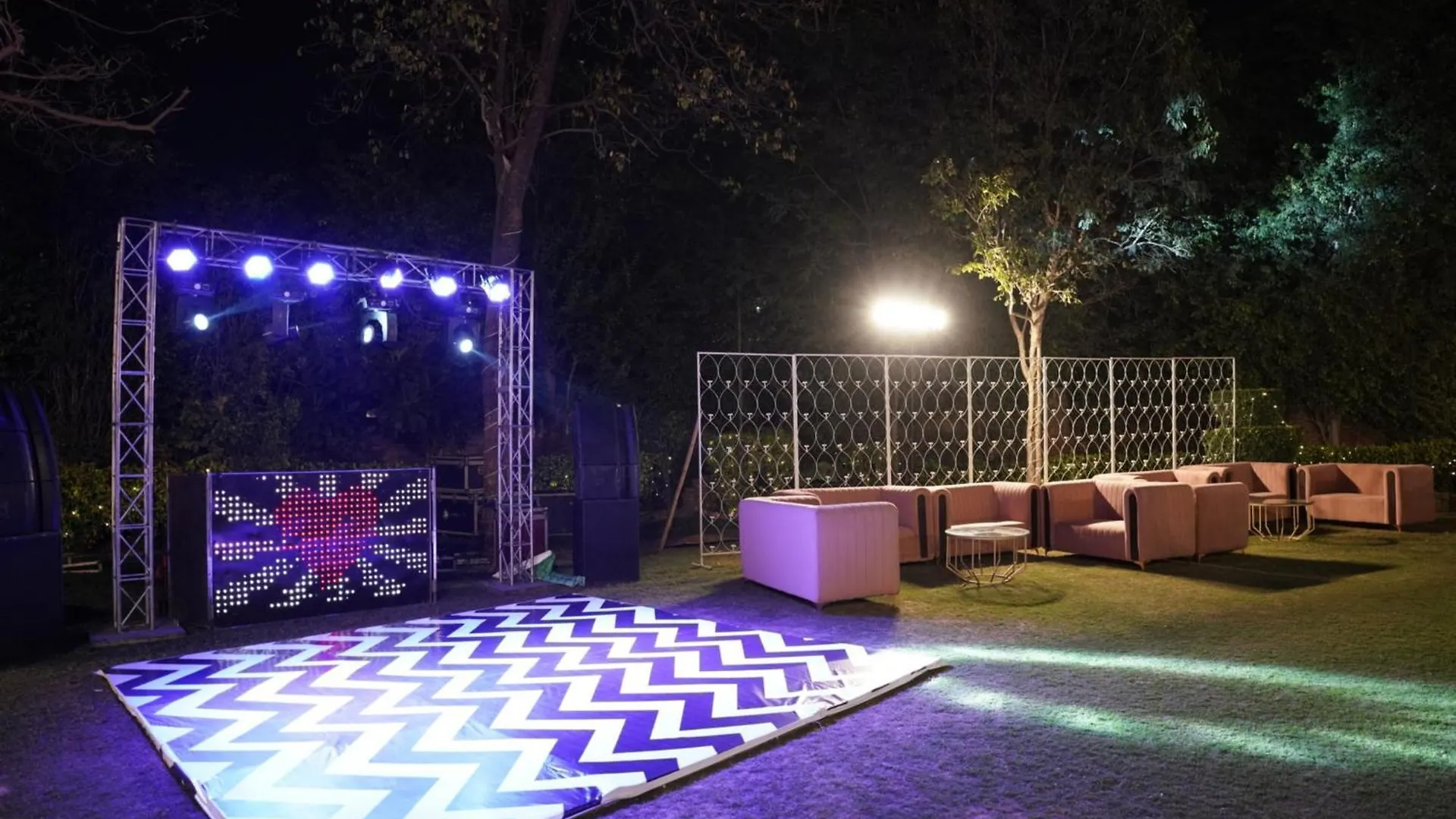 Hotel Goa Country Club Gurgaon