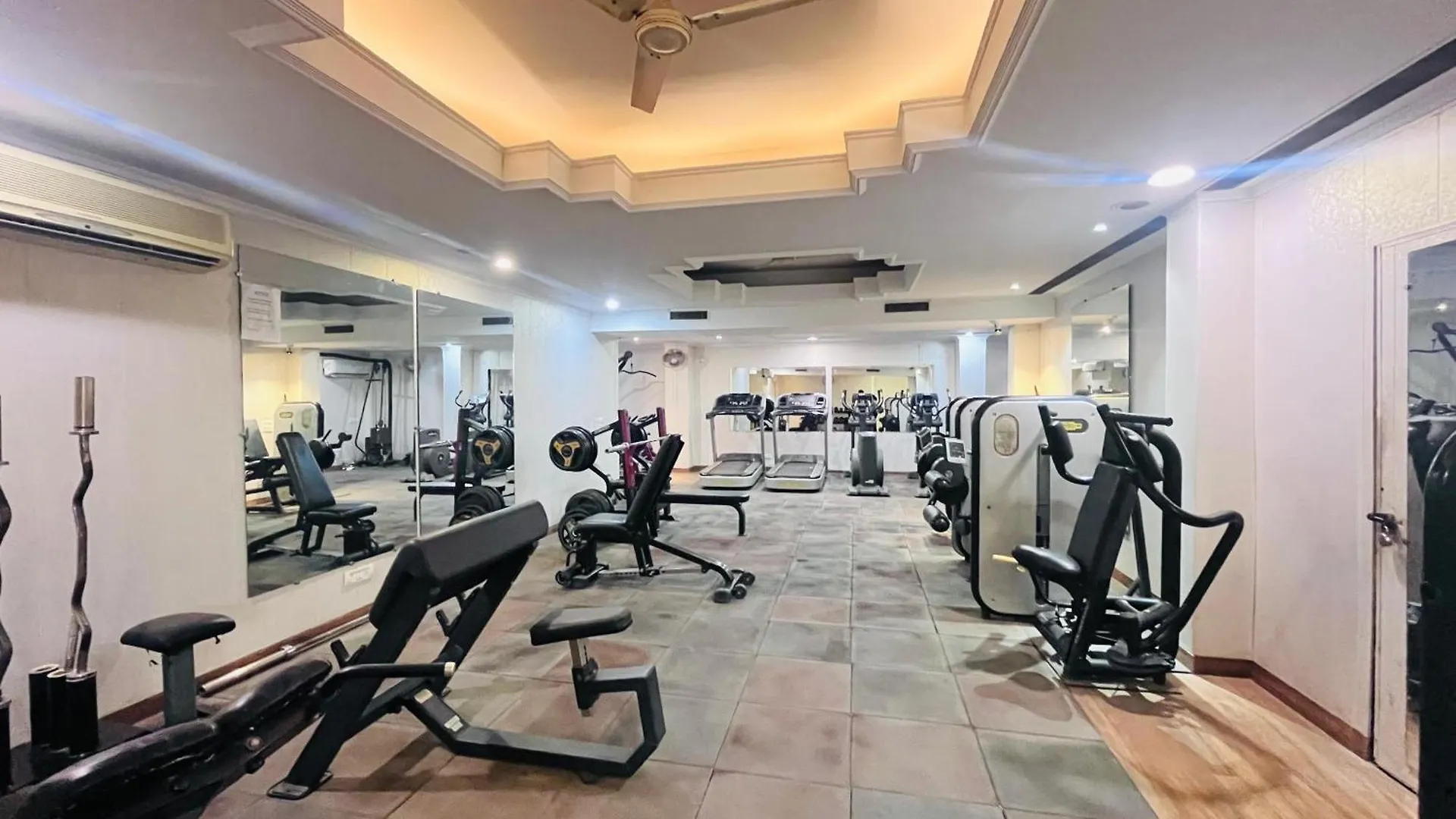 Hotel Goa Country Club Gurgaon