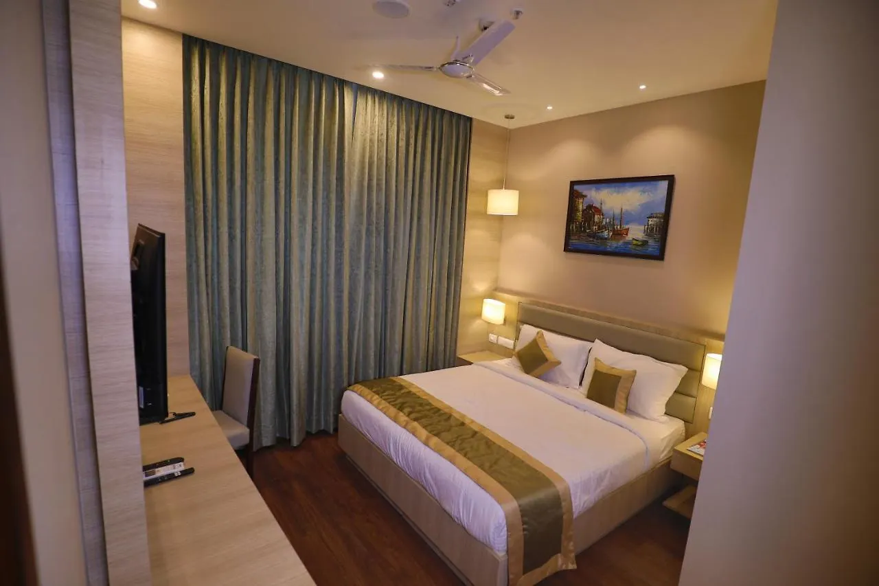 Hotel Goa Country Club Gurgaon 4*,  Indie